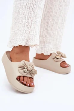 New Klapki Damskie Piankowe Na Platformie Z Kokardką I Broszką Ciemnobeżowe Marlize Damskie Klapki Basenowe|Klapki Na Platformie