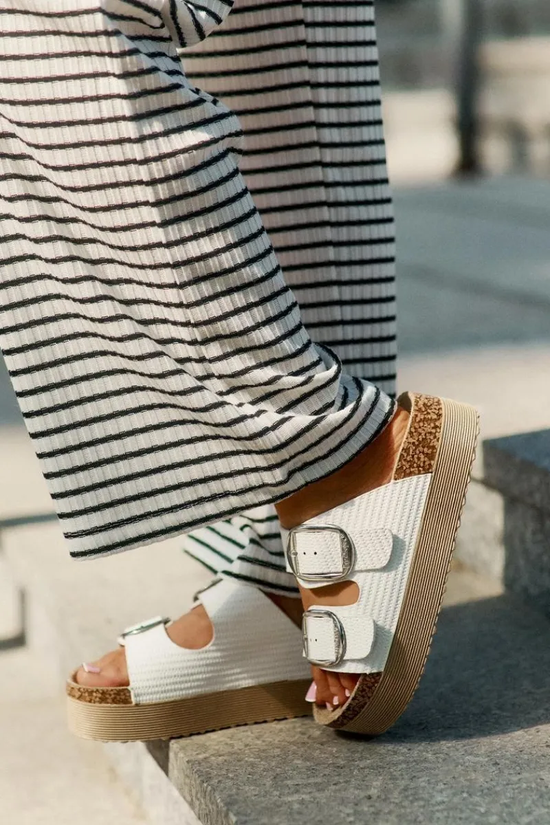 Lee Cooper Klapki Damskie Platformie Z Klamrami LCW-25-35-3496L Białe