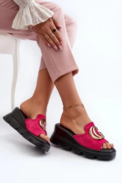 Discount Klapki Damskie Z Eko Zamszu Na Koturnie I Platformie Ze Złotą Ozdobą Vinceza 58295 Fuksja Damskie Klapki Na Platformie|Klapki Damskie Klasyczne