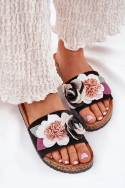 Klapki Korkowe|Klapki Na Platformie></noscript>Boto Klapki Damskie Z Kwiatkami Na Korkowej Platformie Czarne Zinrosa