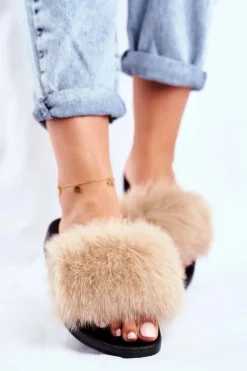 Hot Klapki Damskie z Naturalnym Futerkiem Beżowe Bushido Damskie Klapki Z Futerkiem|Klapki Damskie Klasyczne