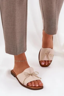 Klapki Na Płaskiej Podeszwie Z Ozdobną Kokardką Beżowe Deonelis Damskie Klapki Damskie Klasyczne