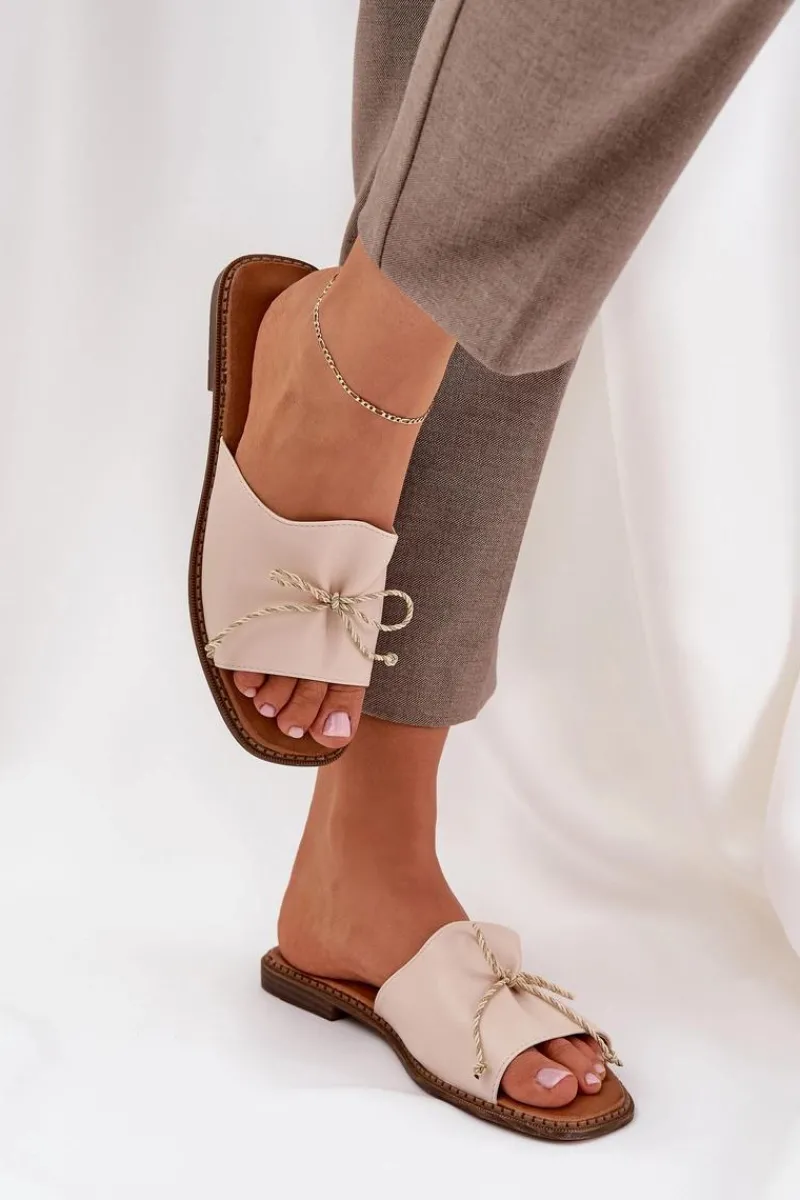 Klapki Na Płaskiej Podeszwie Z Ozdobną Kokardką Beżowe Deonelis Damskie Klapki Damskie Klasyczne