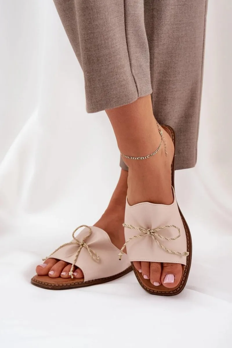 Klapki Na Płaskiej Podeszwie Z Ozdobną Kokardką Beżowe Deonelis Damskie Klapki Damskie Klasyczne