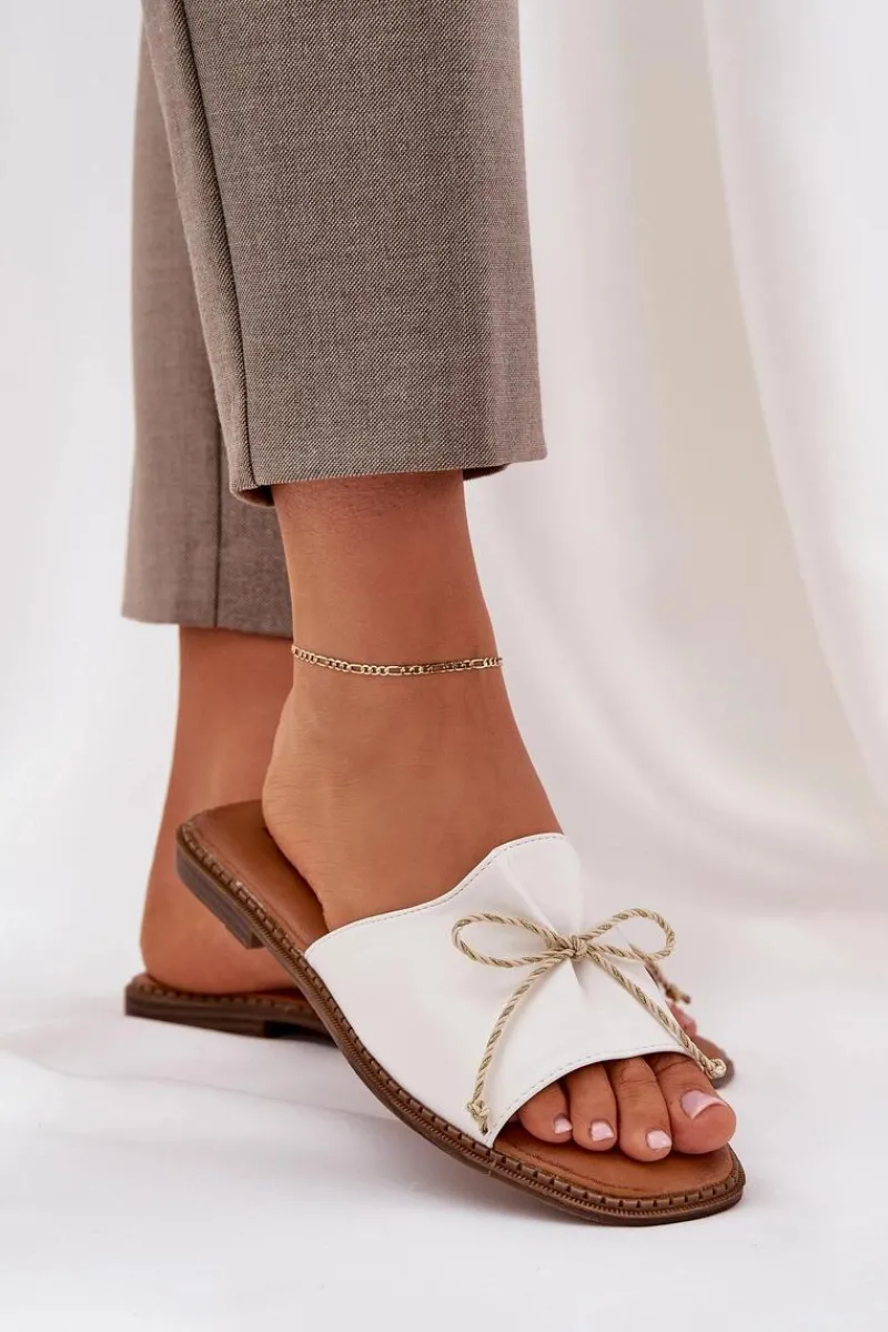 Klapki Damskie Klasyczne>Boto Klapki Na Płaskiej Podeszwie Z Ozdobną Kokardką Białe Deonelis Biały