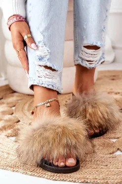 Outlet Klapki z Naturalnym Futerkiem Beżowe Elsa Damskie Klapki Z Futerkiem|Klapki Damskie Klasyczne