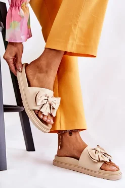 Klapki Damskie Klasyczne>Boto Klasyczne Damskie Klapki Skórzane Z Kokardą Beżowe Dessy