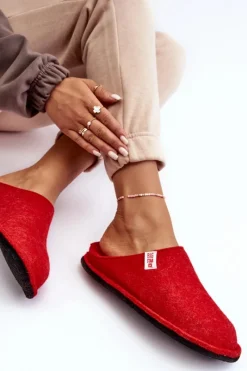 Best Klasyczne Damskie Papcie Big Star KK276012 Czerwone Damskie Kapcie Klasyczne