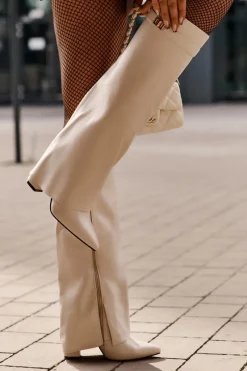 Online Kozaki Damskie Eko Skórzane Z Wywiniętą Cholewką Na Słupku Jasnobeżowe Avamora Damskie Kozaki Z Wywiniętą Cholewką|Kozaki Przed Kolano