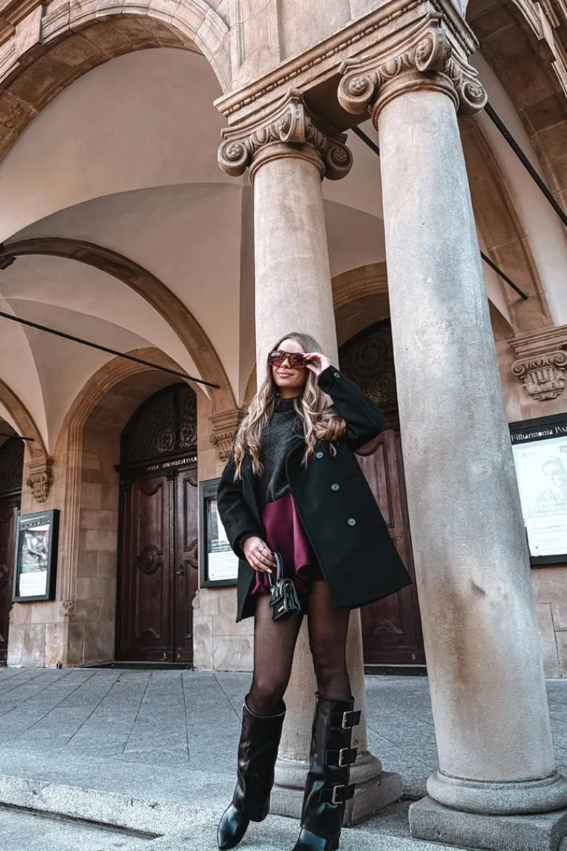 Kozaki Ocieplane|Kozaki Na Koturnie>Boto Kozaki Damskie Na Koturnie Z Wywiniętą Cholewką I Srebrnymi Klamrami Czarne Sarisse