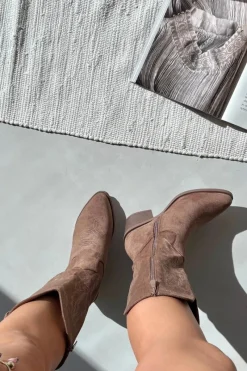 Kozaki Na Obcasie|Kozaki Zamszowe><noscript><img width=