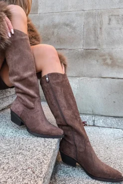 Kozaki Na Słupku|Kozaki Przed Kolano><noscript><img width=