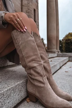 New Kozaki Kowbojki Damskie Na Obcasie Z Eko Zamszu Beżowe Esmira Damskie Kozaki Na Słupku|Kozaki Przed Kolano