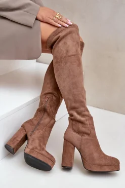 Kozaki Ocieplane|Muszkieterki></noscript>Boto Kozaki Na Słupku I Platformie Z Cholewką Za Kolano Eko Zamszowe Ciemnobeżowe Zistaria