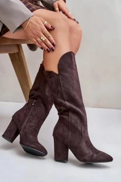 Outlet Kozaki Przed Kolano Na Słupku Z Eko Zamszu Brązowe Clorira Damskie Kozaki Na Słupku|Kozaki Przed Kolano