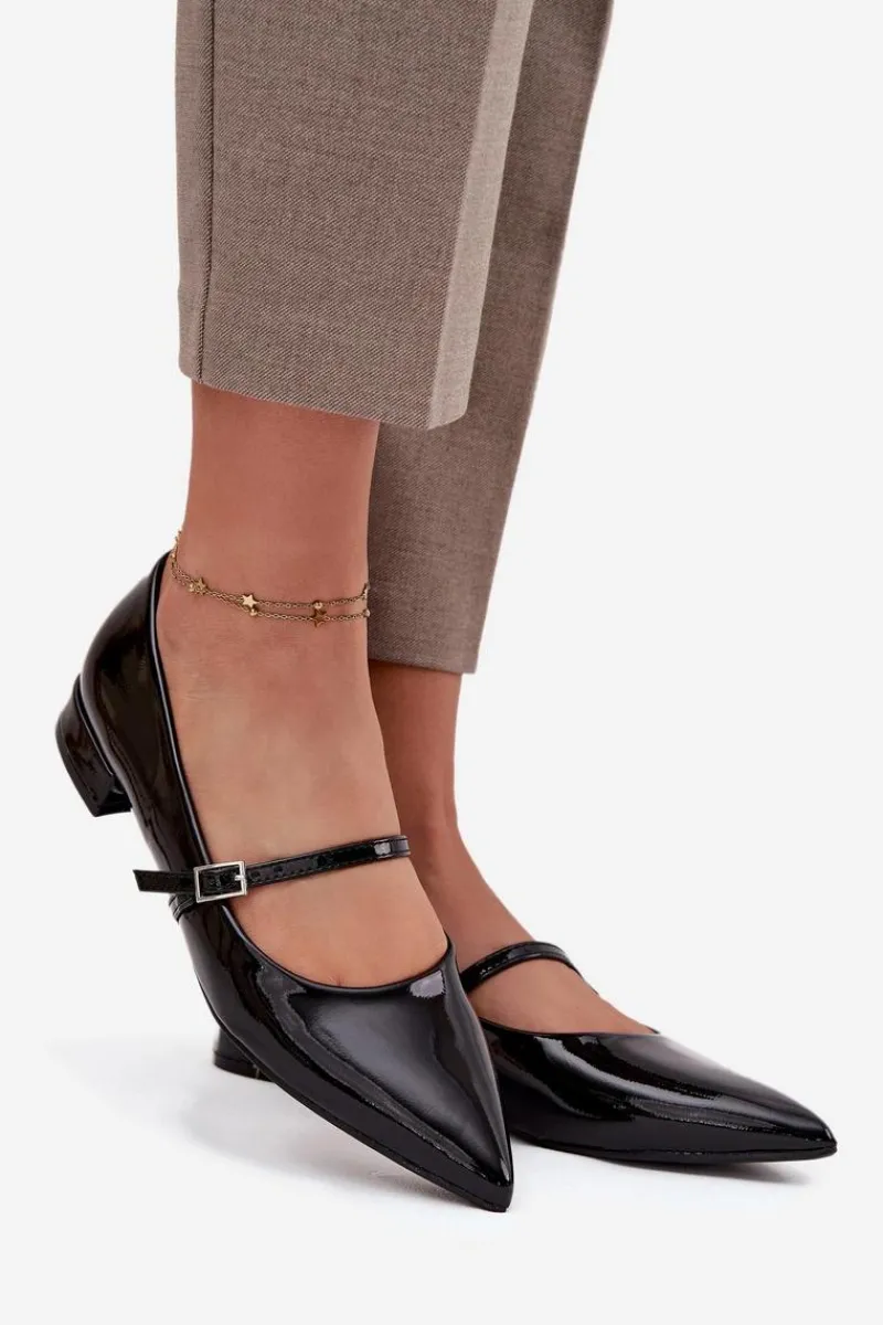 Clearance Lakierowane Baleriny Na Delikatnym Obcasie Z Paskiem Czarne Isvella Damskie Czółenka Klasyczne