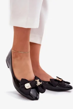 Baleriny Skórzane|Baleriny Klasyczne></noscript>Boto Lakierowane Baleriny Z Kokardą I Złotą Broszką Czarne Rivona