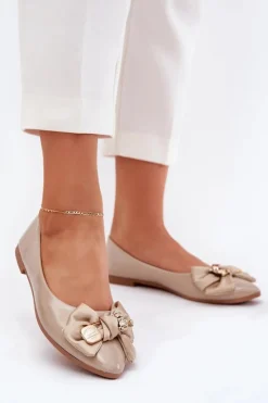 Best Lakierowane Baleriny Z Kokardą I Złotą Broszką Ciemnobeżowe Rivona Damskie Baleriny Skórzane|Baleriny Klasyczne