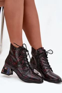 Botki Ocieplane|Botki Skórzane></noscript>Artiker Lakierowane Botki Damskie Z Naturalnej Skóry Na Obcasie Z Kryształkami 57C0130 Bordowe Czerwony