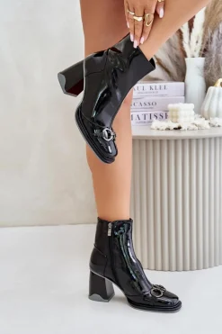 Botki Ocieplane|Botki Na Obcasie></noscript>Damskie buty S.Barski Lakierowane Botki Na Słupku Ocieplane Z Ozdobą D&A MR880-021 Czarne Czarny