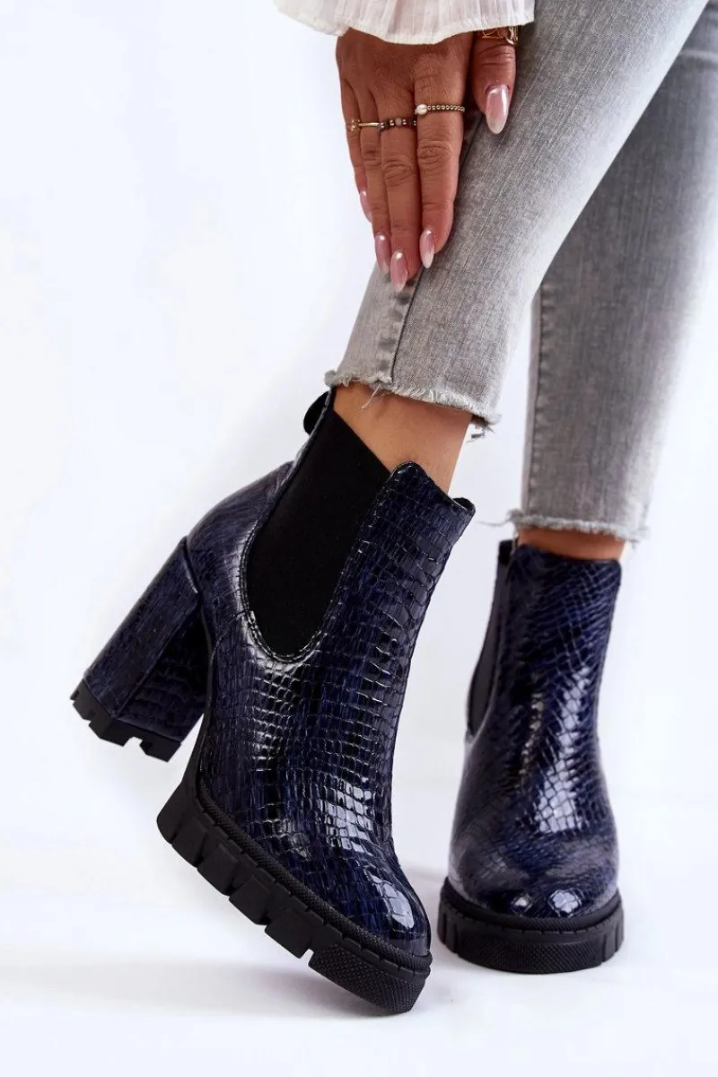 Outlet Boto Lakierowane Botki Wężowy Wzór Na Słupku Granatowe Eldey