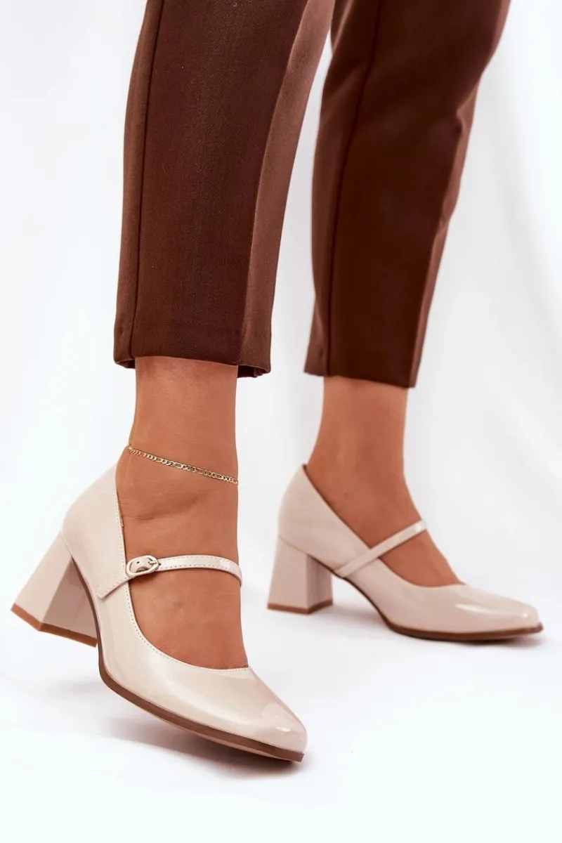 Czółenka Na Słupku|Czółenka Klasyczne>Boto Lakierowane Czółenka Na Słupku Z Paskiem I Sprzączką Beżowe Tammirea