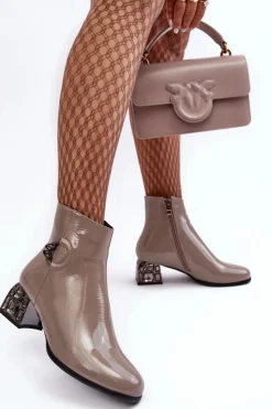 Best Lakierowane Damskie Botki Na Zdobionym Obcasie D&A MR870-93 Szare Damskie Botki Na Słupku|Botki Zimowe Damskie