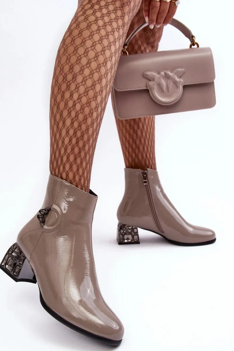 Best Lakierowane Damskie Botki Na Zdobionym Obcasie D&A MR870-93 Szare Damskie Botki Na Słupku|Botki Zimowe Damskie