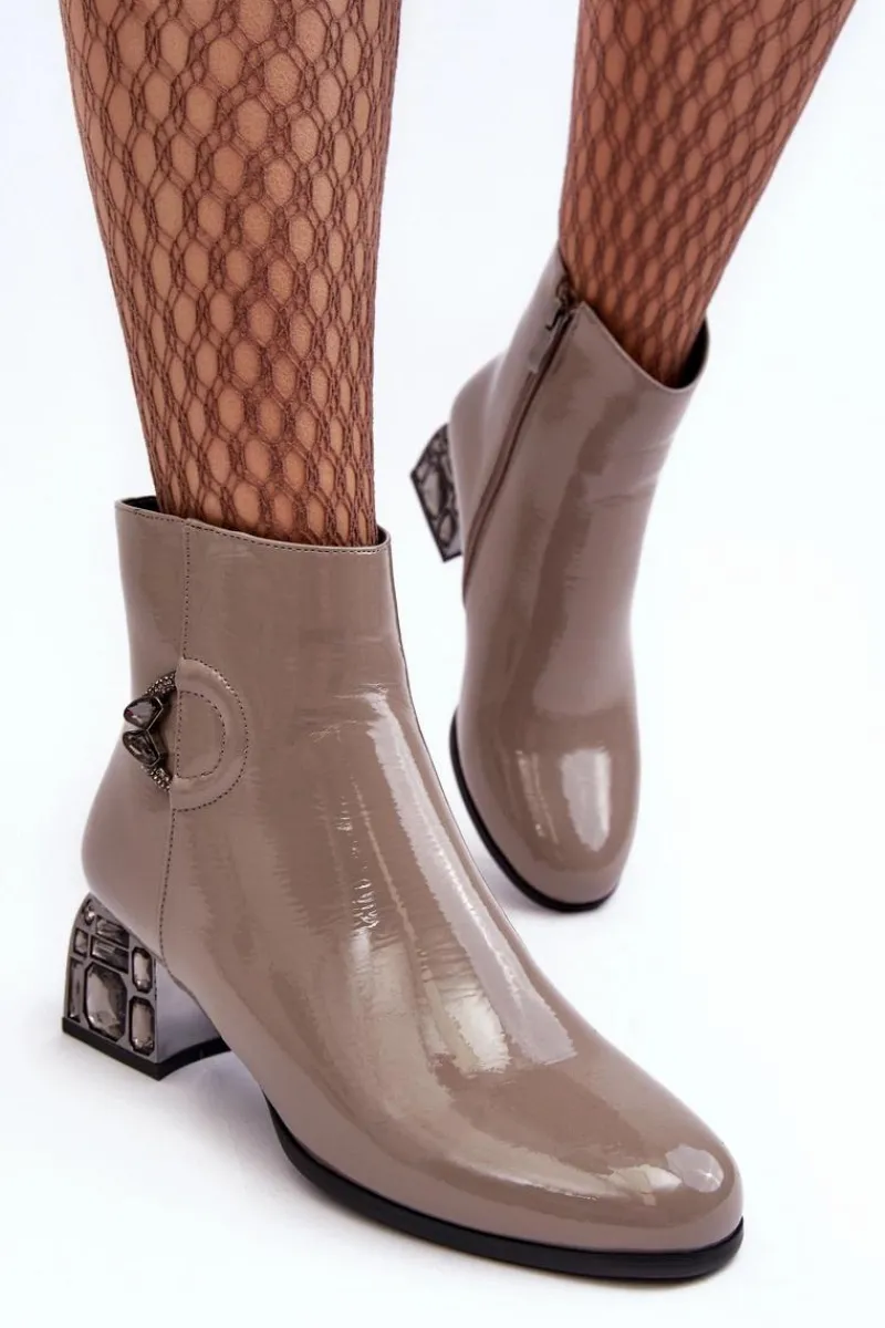 Best Lakierowane Damskie Botki Na Zdobionym Obcasie D&A MR870-93 Szare Damskie Botki Na Słupku|Botki Zimowe Damskie