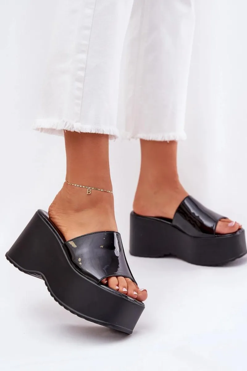 Hot Boto Lakierowane Klapki Damskie Na Platformie I Koturnie Czarne Nellevia