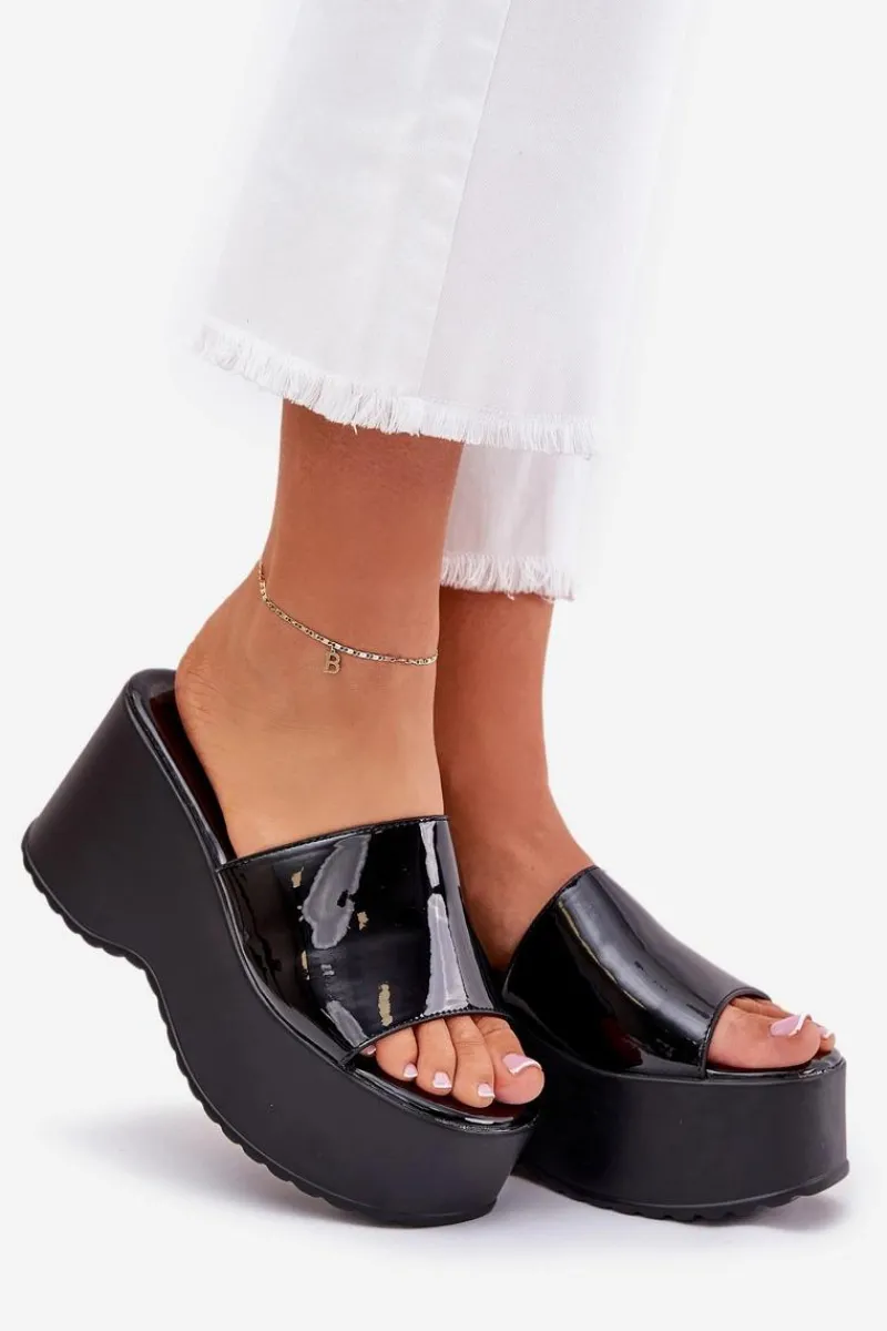 Hot Boto Lakierowane Klapki Damskie Na Platformie I Koturnie Czarne Nellevia