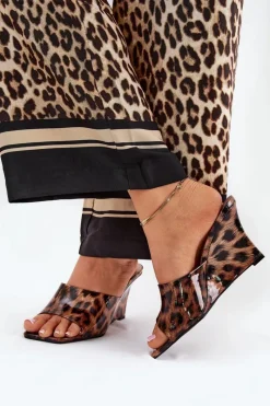 Klapki Na Koturnie|Klapki Na Platformie></noscript>Boto Lakierowane Klapki Damskie Na Koturnie Panterka Brązowe Nelithin