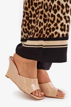 Best Boto Lakierowane Klapki Damskie Na Koturnie Nude Nelithin