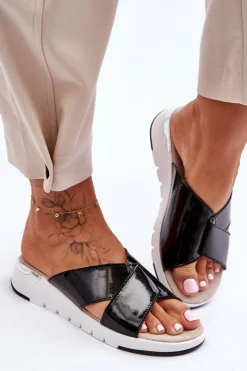 Sale Lakierowane Klapki Na Niskim Koturnie S.Barski AL22469 Czarne Damskie Klapki Damskie Klasyczne