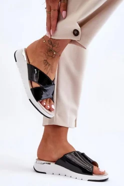 Sale Lakierowane Klapki Na Niskim Koturnie S.Barski AL22469 Czarne Damskie Klapki Damskie Klasyczne