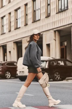 Kozaki Płaskie|Kozaki Przed Kolano>Boto Lakierowane Kozaki Na Masywnej Platformie Z Suwakiem Beżowe Ringo