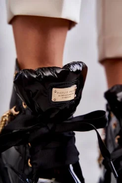 Outlet Boto Lakierowane Ocieplane Botki Z Łańcuszkiem Czarne Karoline