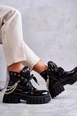 Outlet Boto Lakierowane Ocieplane Botki Z Łańcuszkiem Czarne Karoline