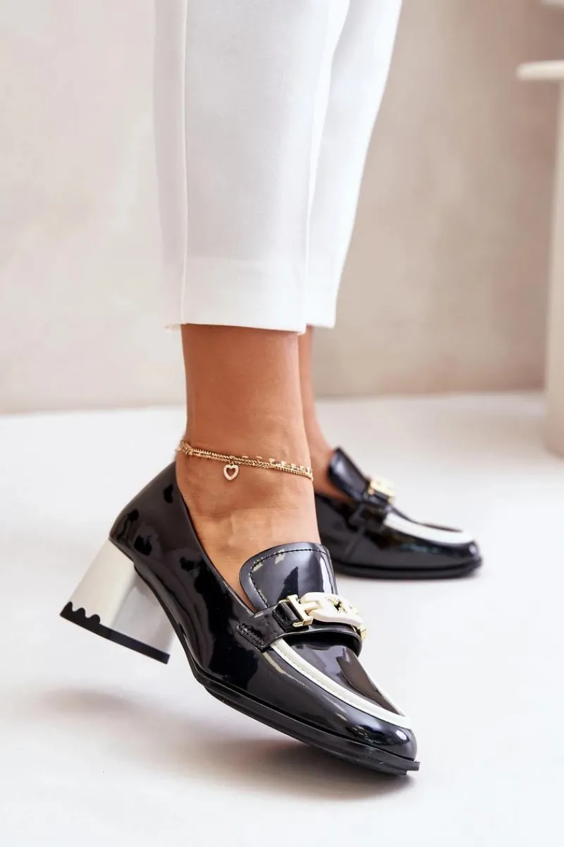 Półbuty Skórzane>Artiker Lakierowane Półbuty Damskie Na Obcasie Z Ozdobą 55C1002 Czarne