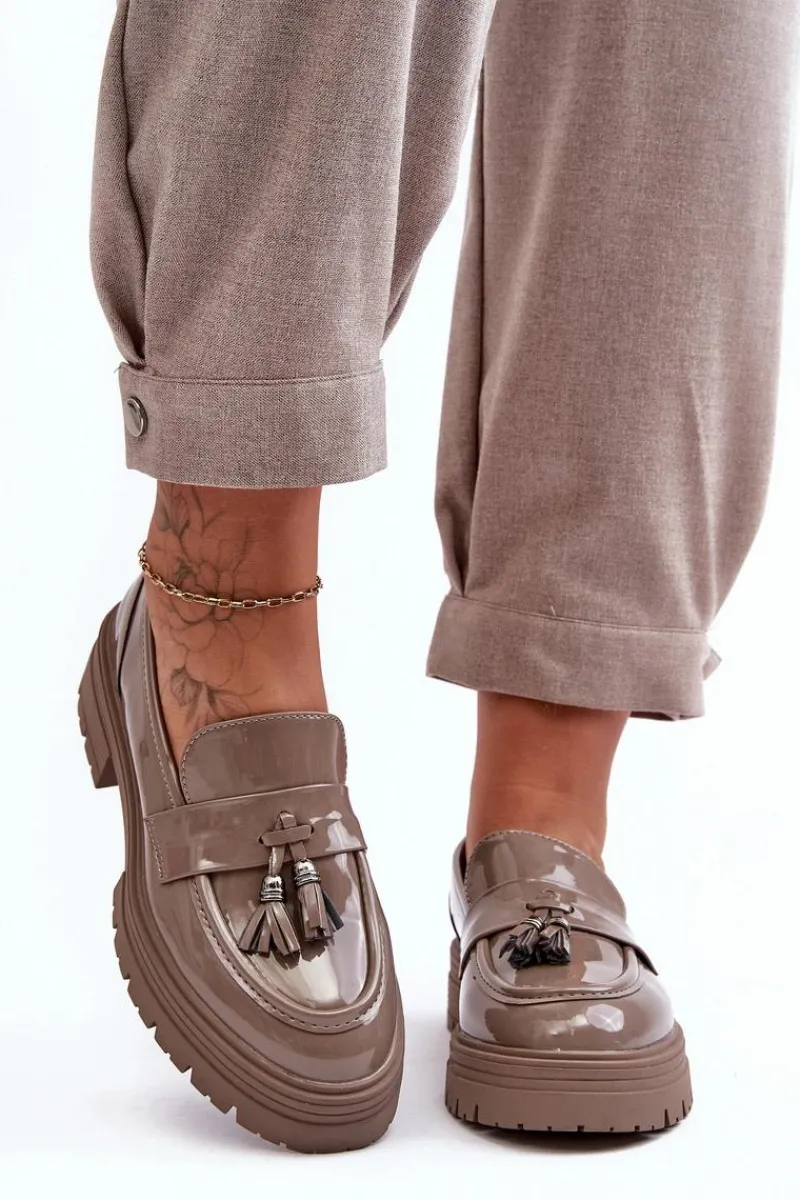 Best Boto Lakierowane Półbuty Loafersy Z Frędzlami Ciemnobeżowe Velenase