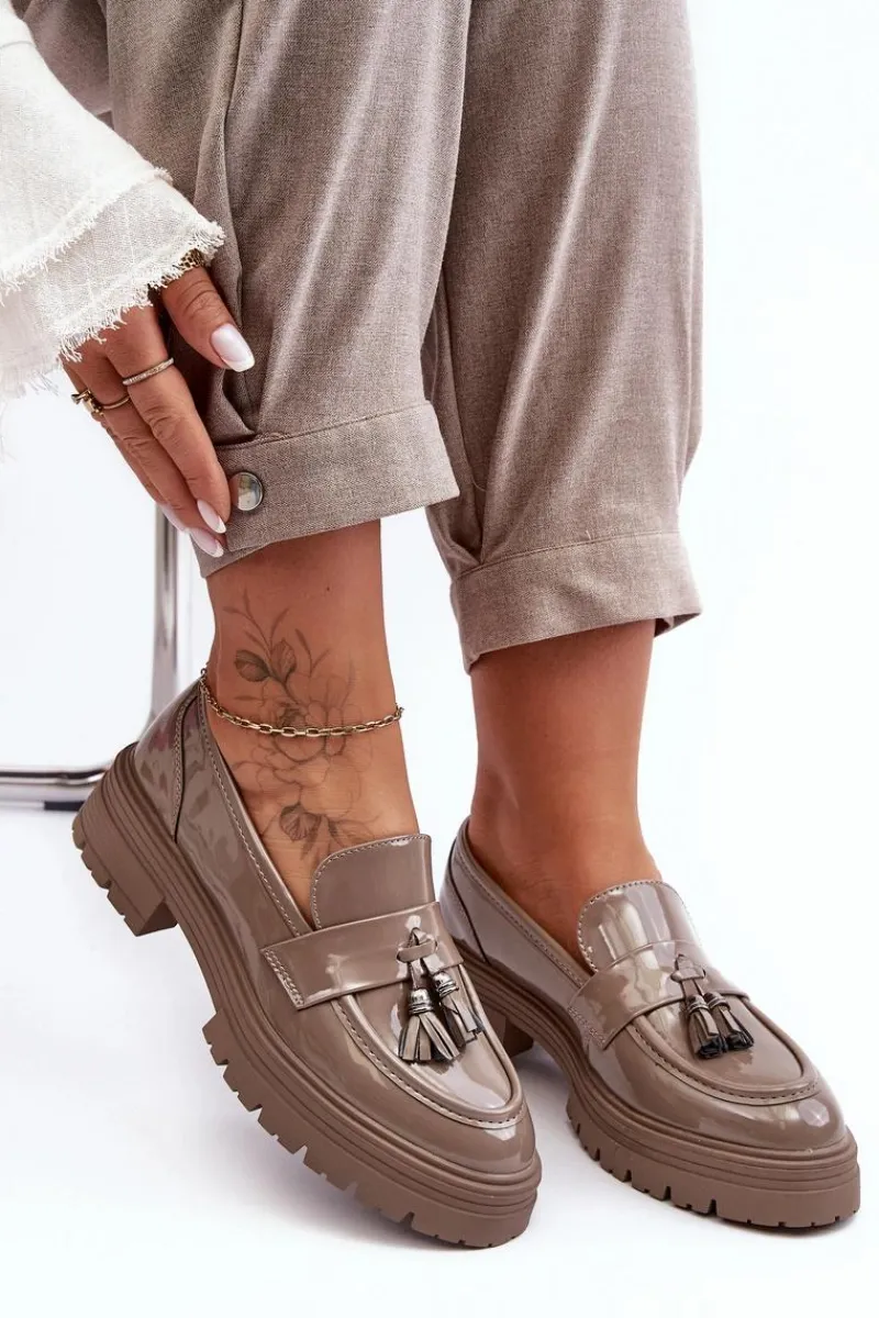 Best Boto Lakierowane Półbuty Loafersy Z Frędzlami Ciemnobeżowe Velenase