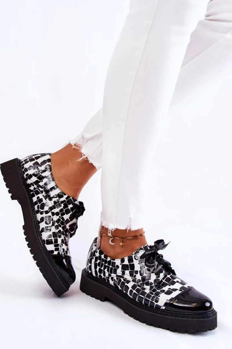 Półbuty Lakierowane|Półbuty Skórzane>Laura Messi Lakierowane Półbuty Wiązane 2441 Czarno-Białe