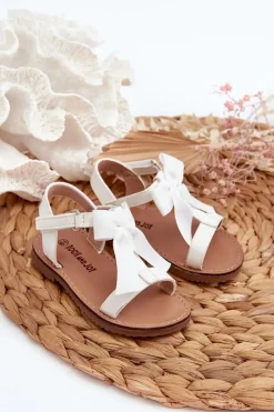 Dziewczęce>Boto Lakierowane Sandałki Dziecięce Z Kokardką Na Rzep Białe Joratia Biały