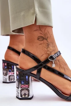 Discount Damskie buty S.Barski Lakierowane Sandałki Na Ozdobnym Słupku D&A CR-232 Czarne Czarny