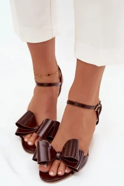 Online Boto Lakierowane Sandały Na Szpilce Z Kokardą Czekoladowe Noliva Brązowy