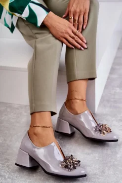 Sale Boto Lakierowane Skórzane Półbuty Gładkie Z Ciemną Ozdobą Szare Delaver