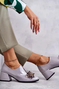 Sale Boto Lakierowane Skórzane Półbuty Gładkie Z Ciemną Ozdobą Szare Delaver