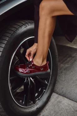 New Artiker Lakierowane Skórzane Półbuty Damskie Z Przypinkami 57C0336 Bordowe Czerwony