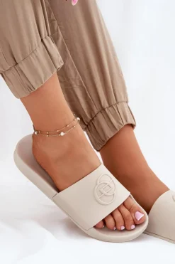 New Evento Lekkie Klapki Damskie Z Ozdobnym Tłoczeniem Beżowe Isarisa