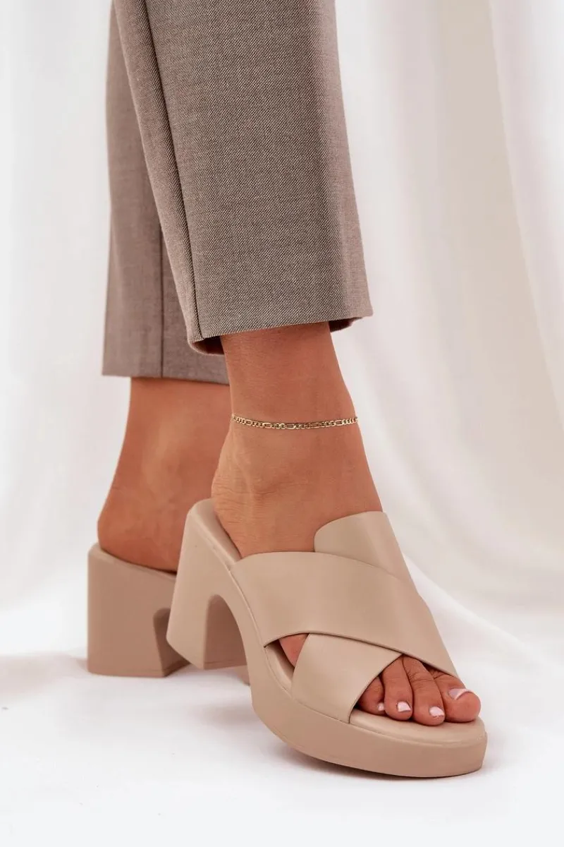 New Lekkie Klapki Na Słupku Z Eko Skóry Jasnobeżowe Kacaria Damskie Klapki Na Obcasie|Klapki Damskie Klasyczne